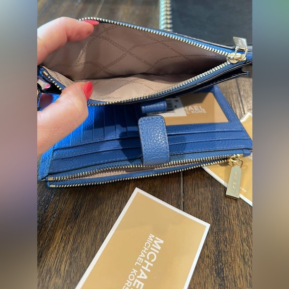 Michael Kors Jet Set Double Zip Wristlet - Picture 9 of 9